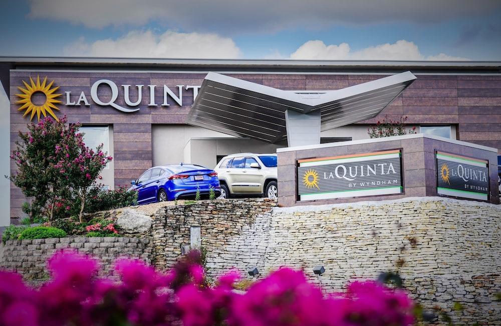 La Quinta By Wyndham Branson Hotel Exterior photo